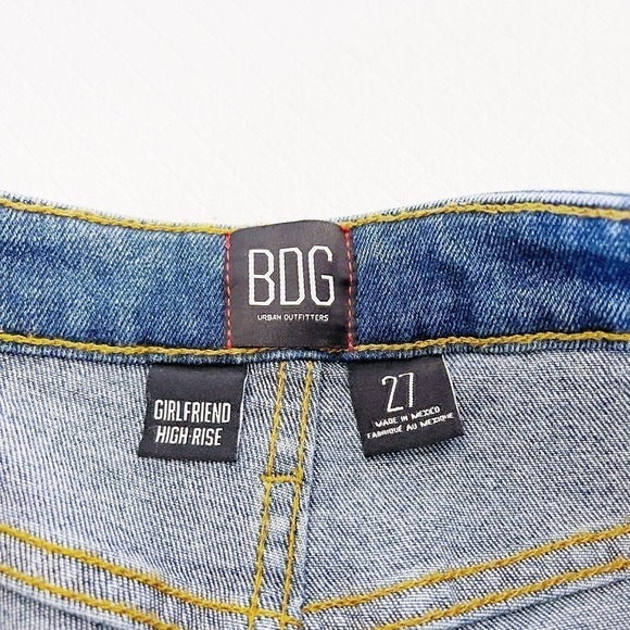 BDG Girlfriend High-Rise Dark Wash Denim Split Zippered Hem Jeans SZ27 MINT - Picture 8 of 9